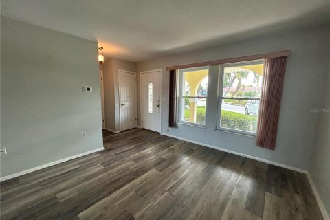 Villa ou maison à louer à Bradenton, Floride: 2 chambres, 119.66 m2 № 2310229 - photo 15