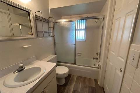 Villa ou maison à louer à Bradenton, Floride: 2 chambres, 119.66 m2 № 2310229 - photo 14