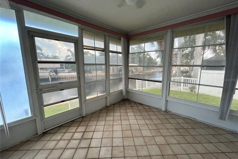 Villa ou maison à louer à Bradenton, Floride: 2 chambres, 119.66 m2 № 2310229 - photo 16