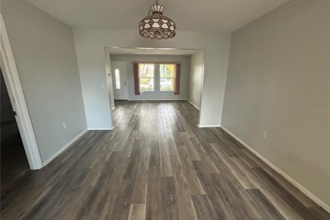 Villa ou maison à louer à Bradenton, Floride: 2 chambres, 119.66 m2 № 2310229 - photo 12