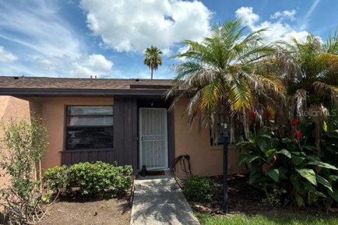 House in Kissimmee, Florida 2 bedrooms, 92.07 sq.m. № 2304947