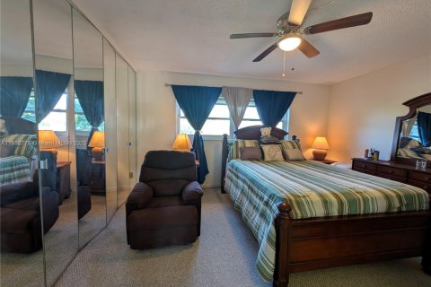 Condo in Lauderdale Lakes, Florida, 2 bedrooms  № 1892971 - photo 19