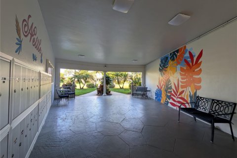 Condo in Lauderdale Lakes, Florida, 2 bedrooms  № 1892971 - photo 28