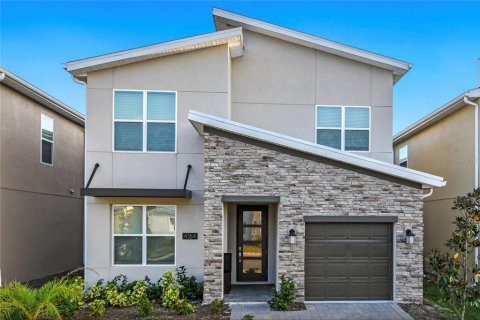 House in Kissimmee, Florida 5 bedrooms, 278.34 sq.m. № 1876598 - photo 1