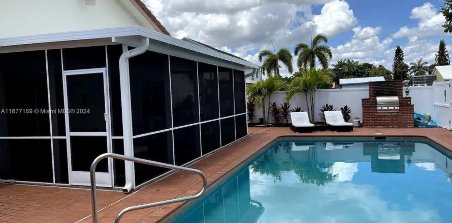 Casa en Dania Beach, Florida 3 dormitorios, 193.52 m2 № 1402537