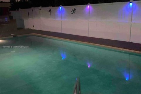 Casa en venta en Dania Beach, Florida, 3 dormitorios, 193.52 m2 № 1402537 - foto 8