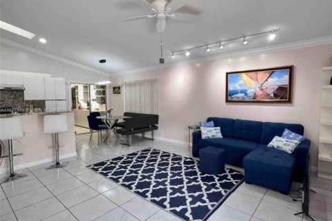 Casa en venta en Dania Beach, Florida, 3 dormitorios, 193.52 m2 № 1402537 - foto 4