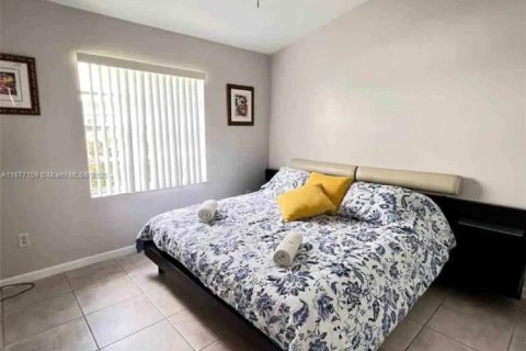Casa en venta en Dania Beach, Florida, 3 dormitorios, 193.52 m2 № 1402537 - foto 5