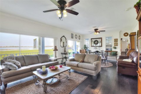 Casa en venta en Lake Alfred, Florida, 6 dormitorios, 603.86 m2 № 1578749 - foto 28