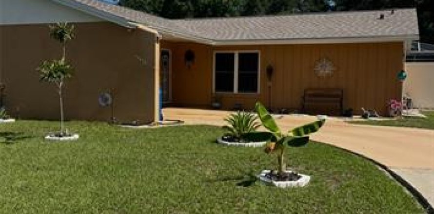 Casa en Ocala, Florida 2 dormitorios, 135.27 m2 № 1900447