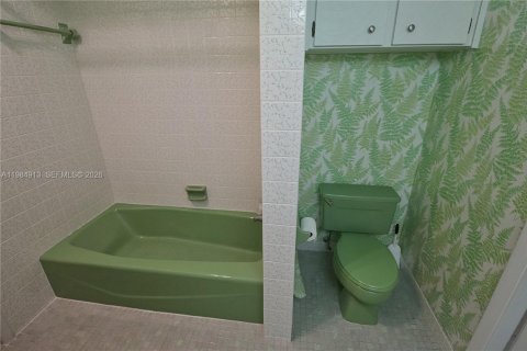 House in Pembroke Pines, Florida 3 bedrooms, 149.2 sq.m. № 2048301 - photo 15