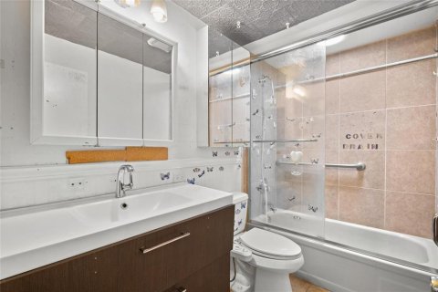 Купить виллу или дом в Палм-Харбор, Флорида 6 комнат, 153.1м2, № 1685442 - фото 26
