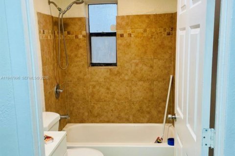 Снять в аренду виллу или дом в Хомстед, Флорида 1 спальня, 41.81м2, № 2004309 - фото 3