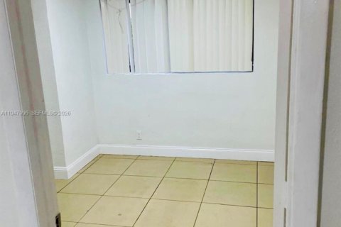 Снять в аренду виллу или дом в Хомстед, Флорида 1 спальня, 41.81м2, № 2004309 - фото 4