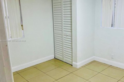 Снять в аренду виллу или дом в Хомстед, Флорида 1 спальня, 41.81м2, № 2004309 - фото 5