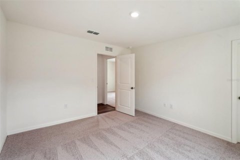 House in Weeki Wachee, Florida 4 bedrooms, 212.37 sq.m. № 2207364 - photo 27