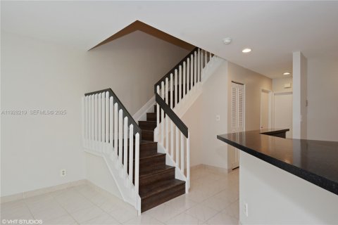 Снять в аренду таунхаус в Бока-Ратон, Флорида 3 спальни, 148.83м2, № 1987037 - фото 9