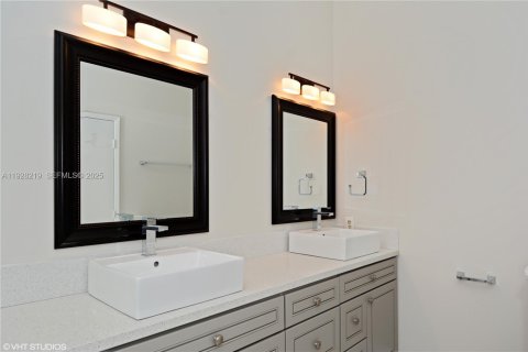 Снять в аренду таунхаус в Бока-Ратон, Флорида 3 спальни, 148.83м2, № 1987037 - фото 14