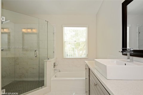 Снять в аренду таунхаус в Бока-Ратон, Флорида 3 спальни, 148.83м2, № 1987037 - фото 13