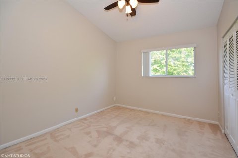 Снять в аренду таунхаус в Бока-Ратон, Флорида 3 спальни, 148.83м2, № 1987037 - фото 19