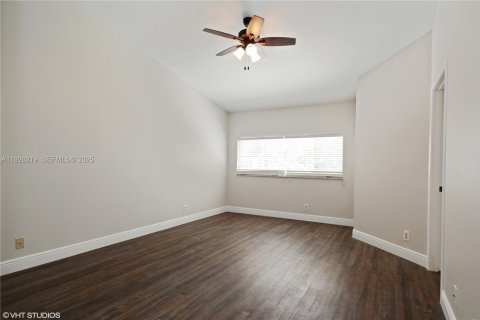 Снять в аренду таунхаус в Бока-Ратон, Флорида 3 спальни, 148.83м2, № 1987037 - фото 12