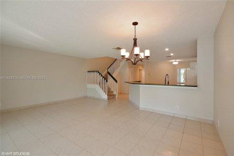 Снять в аренду таунхаус в Бока-Ратон, Флорида 3 спальни, 148.83м2, № 1987037 - фото 21