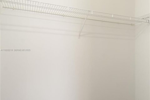 Снять в аренду таунхаус в Бока-Ратон, Флорида 3 спальни, 148.83м2, № 1987037 - фото 16