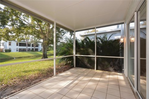 Снять в аренду таунхаус в Бока-Ратон, Флорида 3 спальни, 148.83м2, № 1987037 - фото 24