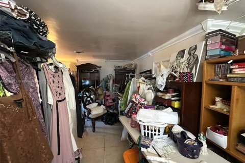 House in Lauderdale Lakes, Florida 3 bedrooms, 167.5 sq.m. № 1950140 - photo 28