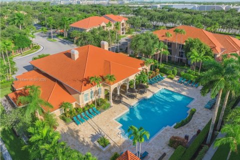 Condominio en alquiler en Pembroke Pines, Florida, 1 dormitorio, 64.1 m2 № 1932107 - foto 2