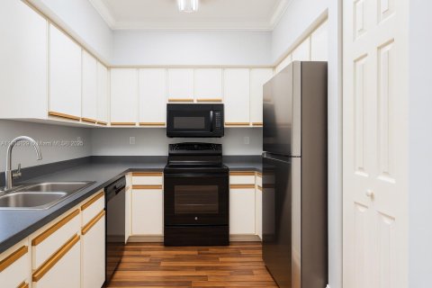 Condominio en alquiler en Pembroke Pines, Florida, 1 dormitorio, 64.1 m2 № 1932107 - foto 11