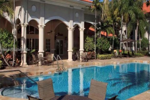 Condominio en alquiler en Pembroke Pines, Florida, 1 dormitorio, 64.1 m2 № 1932107 - foto 7