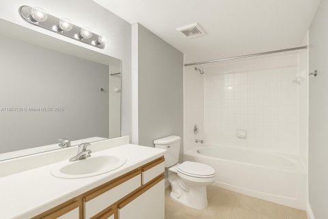 Condominio en alquiler en Pembroke Pines, Florida, 1 dormitorio, 64.1 m2 № 1932107 - foto 14