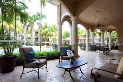 Condominio en alquiler en Pembroke Pines, Florida, 1 dormitorio, 64.1 m2 № 1932107 - foto 3