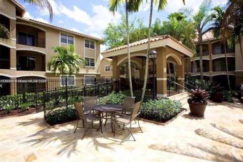 Condominio en alquiler en Pembroke Pines, Florida, 1 dormitorio, 64.1 m2 № 1932107 - foto 4