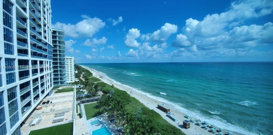 Condominio en Miami Beach, Florida, 1 dormitorio № 1694563