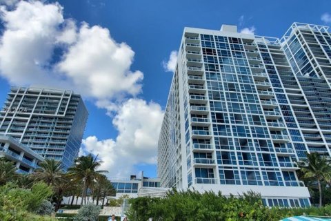Condominio en venta en Miami Beach, Florida, 1 dormitorio, 61.5 m2 № 1694563 - foto 10