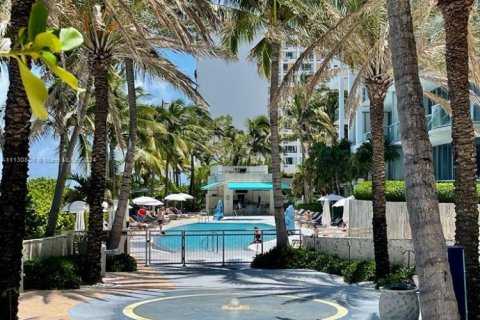 Condominio en venta en Miami Beach, Florida, 1 dormitorio, 61.5 m2 № 1694563 - foto 12