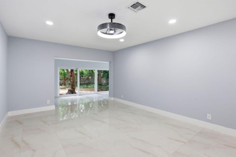 Touwnhouse à louer à Boca Raton, Floride: 2 chambres, 106.84 m2 № 2372280 - photo 13