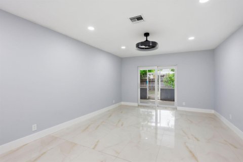 Touwnhouse à louer à Boca Raton, Floride: 2 chambres, 106.84 m2 № 2372280 - photo 18