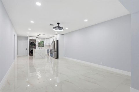 Touwnhouse à louer à Boca Raton, Floride: 2 chambres, 106.84 m2 № 2372280 - photo 4
