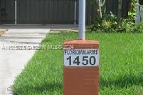 Copropriété à vendre à North Miami Beach, Floride: 2 chambres, 95.13 m2 № 1979385 - photo 1