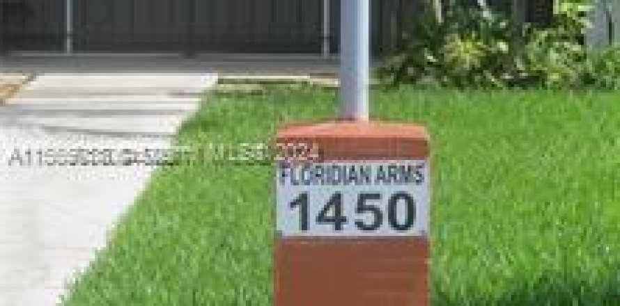 Condo à North Miami Beach, Floride, 2 chambres № 1979385