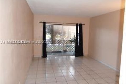 Copropriété à vendre à North Miami Beach, Floride: 2 chambres, 95.13 m2 № 1979385 - photo 7