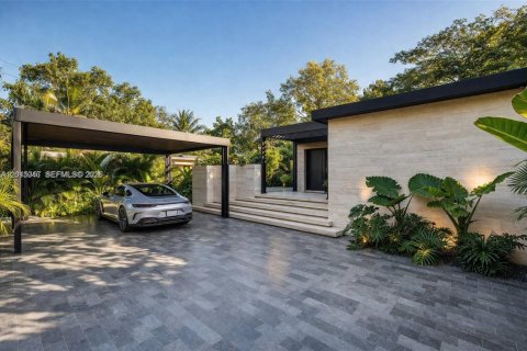 House in Miami, Florida 2 bedrooms № 2076096