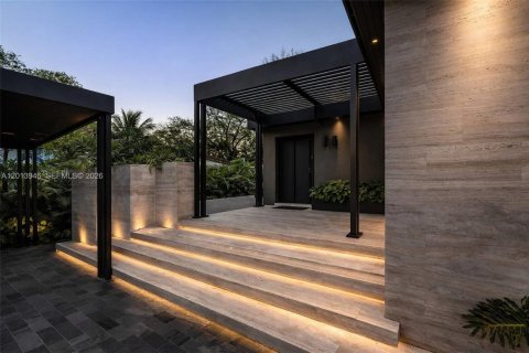 House in Miami, Florida 2 bedrooms № 2076096 - photo 4