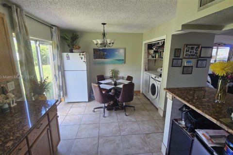 Condominio en venta en North Lauderdale, Florida, 2 dormitorios, 102.38 m2 № 1888095 - foto 4