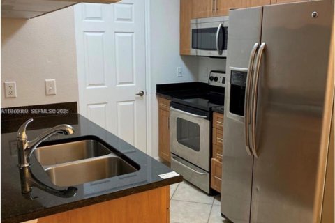 Condo in West Palm Beach, Florida, 1 bedroom  № 2042021 - photo 11