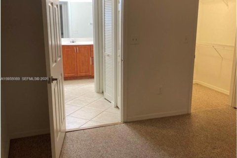 Condo in West Palm Beach, Florida, 1 bedroom  № 2042021 - photo 18