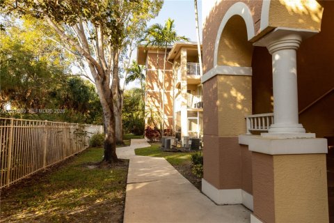 Condo in West Palm Beach, Florida, 1 bedroom  № 2042021 - photo 28